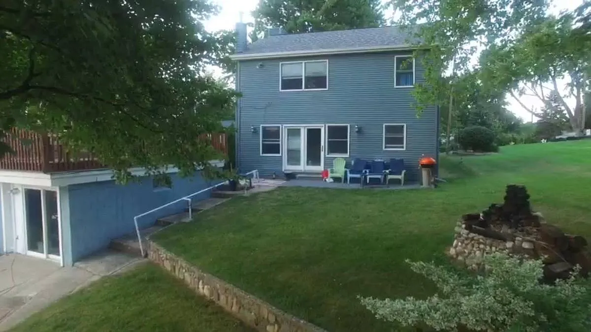 3 bed, 1700 sqft, $3,400 — Photo 2