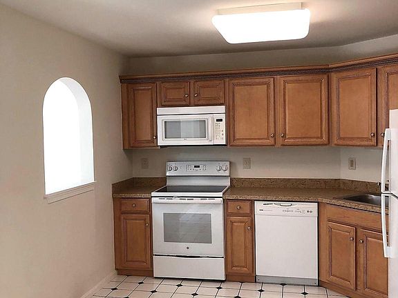 3rd image of 321 Althea Ct
