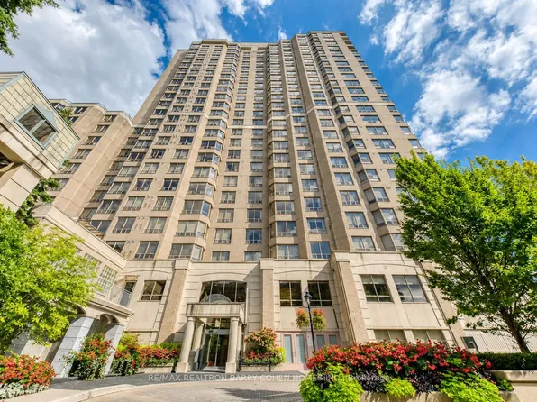 5418 Yonge St #812, Toronto, ON M2N 6X4