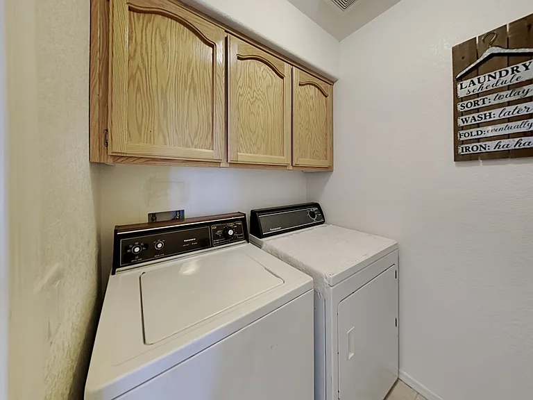 2892 Daytona Ave — Photo 13