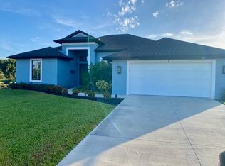 1 Tournament Rd, Rotonda West, FL 33947