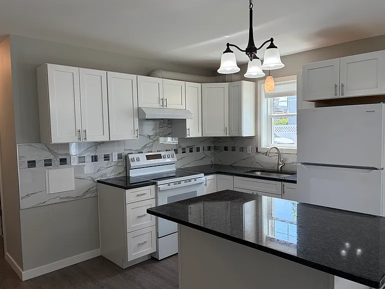 30-32 Osborne St #1 — Photo 7