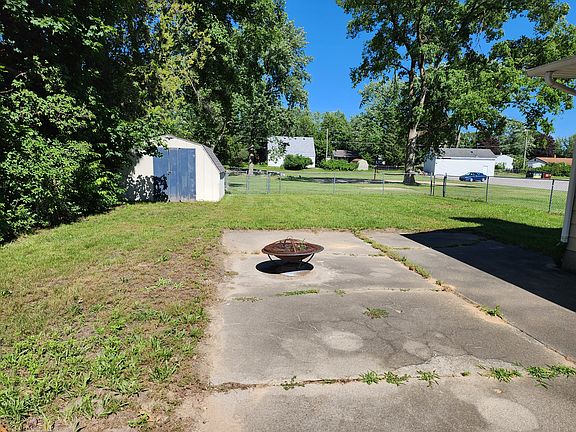 5th image of 4236 Hunsberger Ave NE