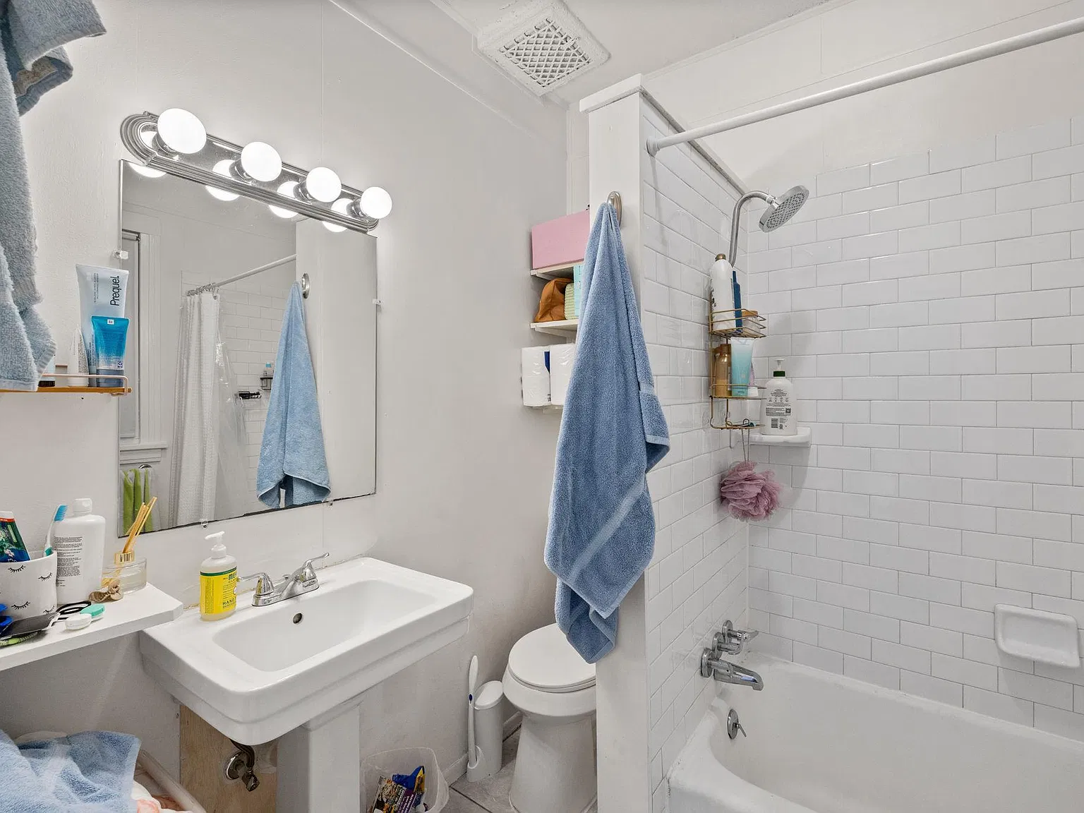 6 bed, 4.0 bath, 2880 sqft, $11,100 — Photo 3