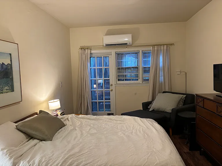 Bedroom rear wall