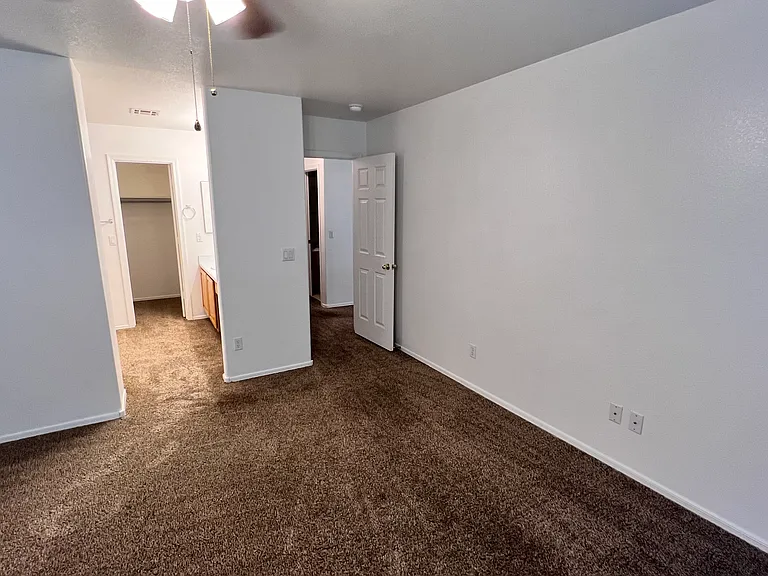 3041 W Horsham Dr — Photo 26