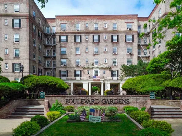 3031 Hobart St APT 3I, Woodside, NY 11377