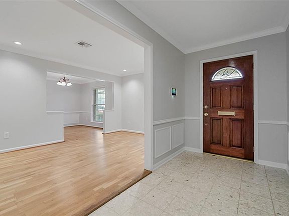 4th image of 1067 Lehman St