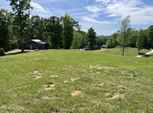 2916 Samples Rd, Louisville, TN 37777
