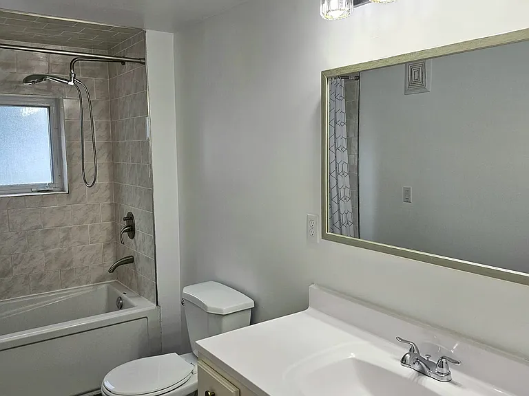 23 Ella St S — Photo 8