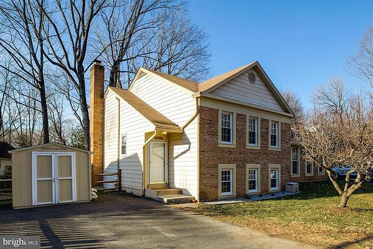 1st image of 5902 Wood Sorrels Ct