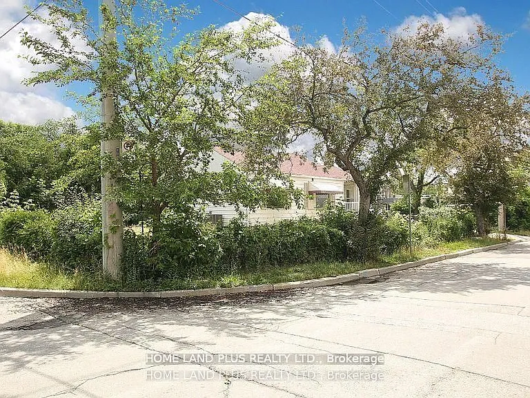 189 Maplehurst Ave #MAINFL — Photo 2