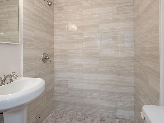 2nd image of 113 N Lakeside Dr APT 5
