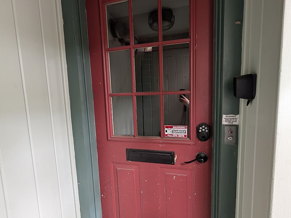 Private entry to Apartment B
