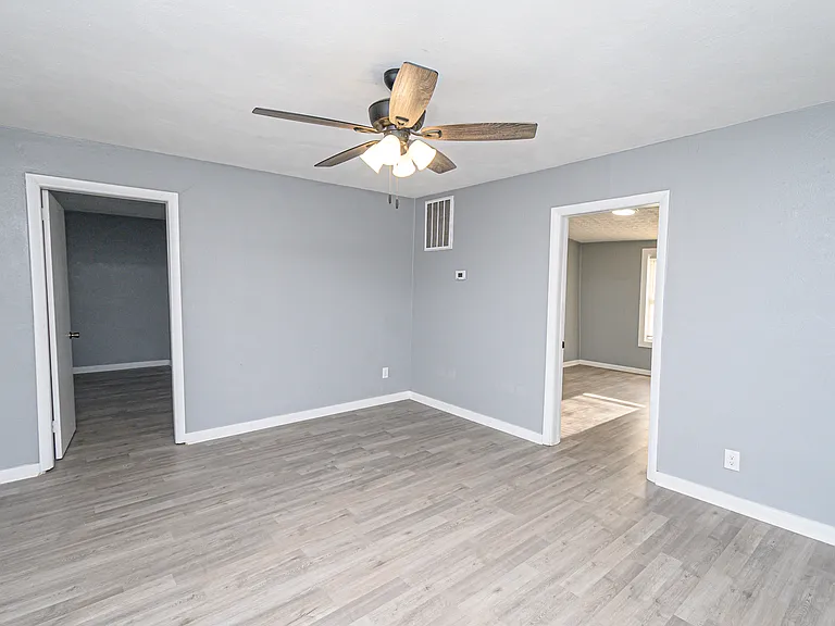 1314 Werner Ave — Photo 3