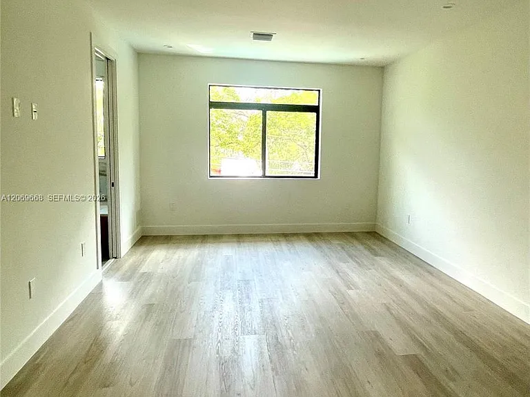 602 SW 7th Ave #0 — Photo 14
