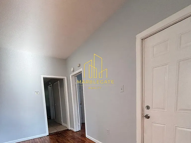 157 Hobson St #22 — Photo 5