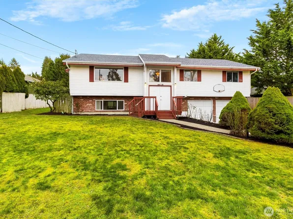 9015 45th Place W, Mukilteo, WA 98275