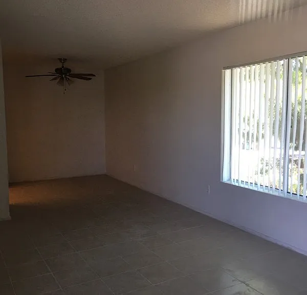 851 S HORN LIVINGROOM_02142024