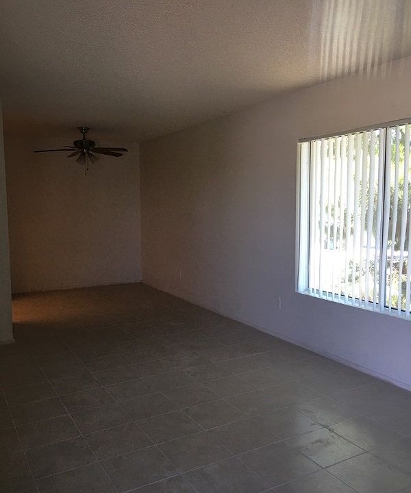 851 S HORN LIVINGROOM_02142024