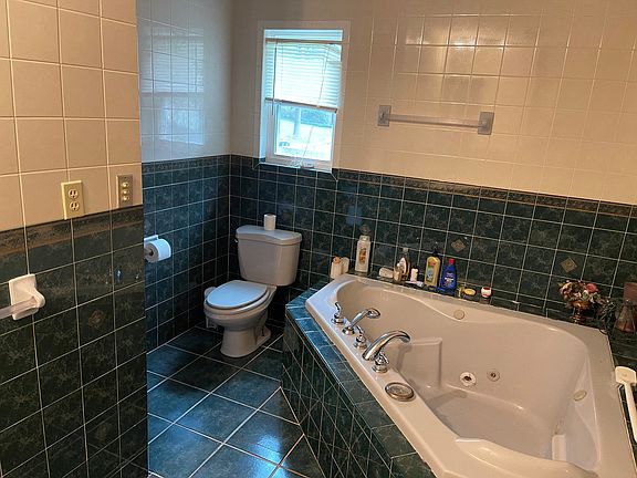 4th image of 204 Wisteria Ct
