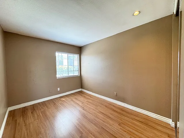 9290 Towne Centre Dr #83 — Photo 11