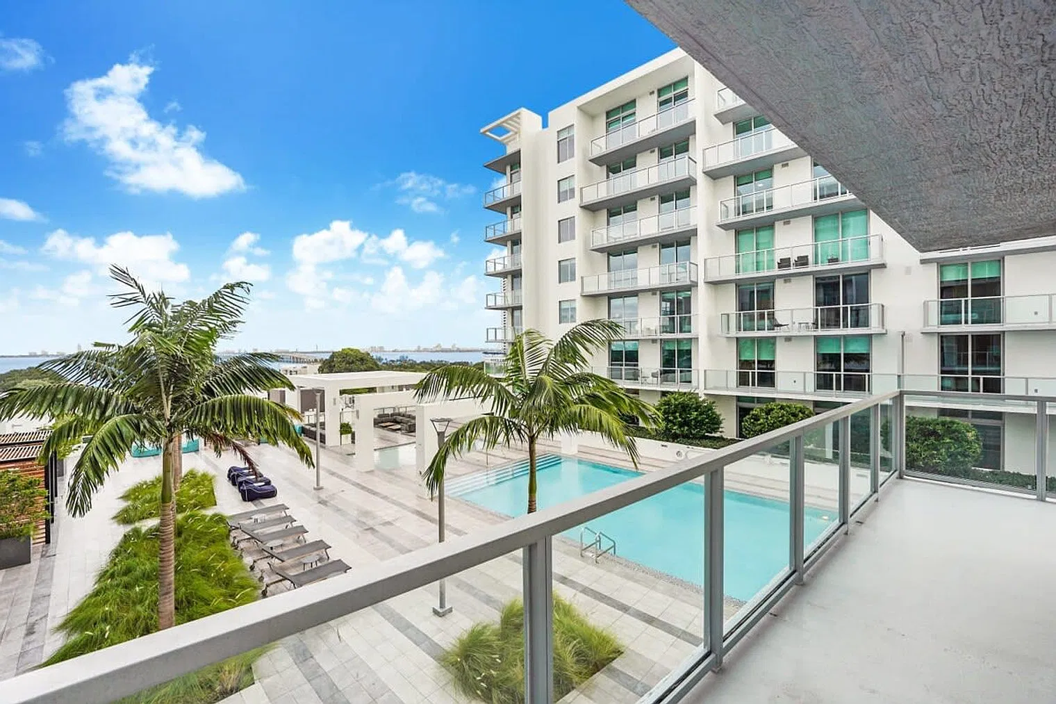 1 bed, 1.0 bath, 850 sqft, $8,597 — Photo 4