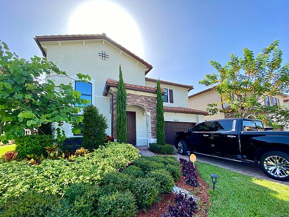 Home For Sale In RESERVE AT SUMMIT