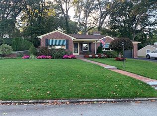 33 Bennington Rd, Cranston, RI 02920