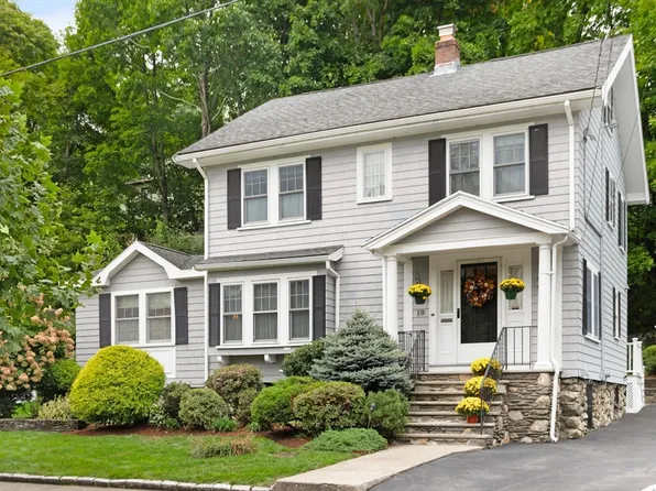 19 Sears Ave, Melrose, MA 02176