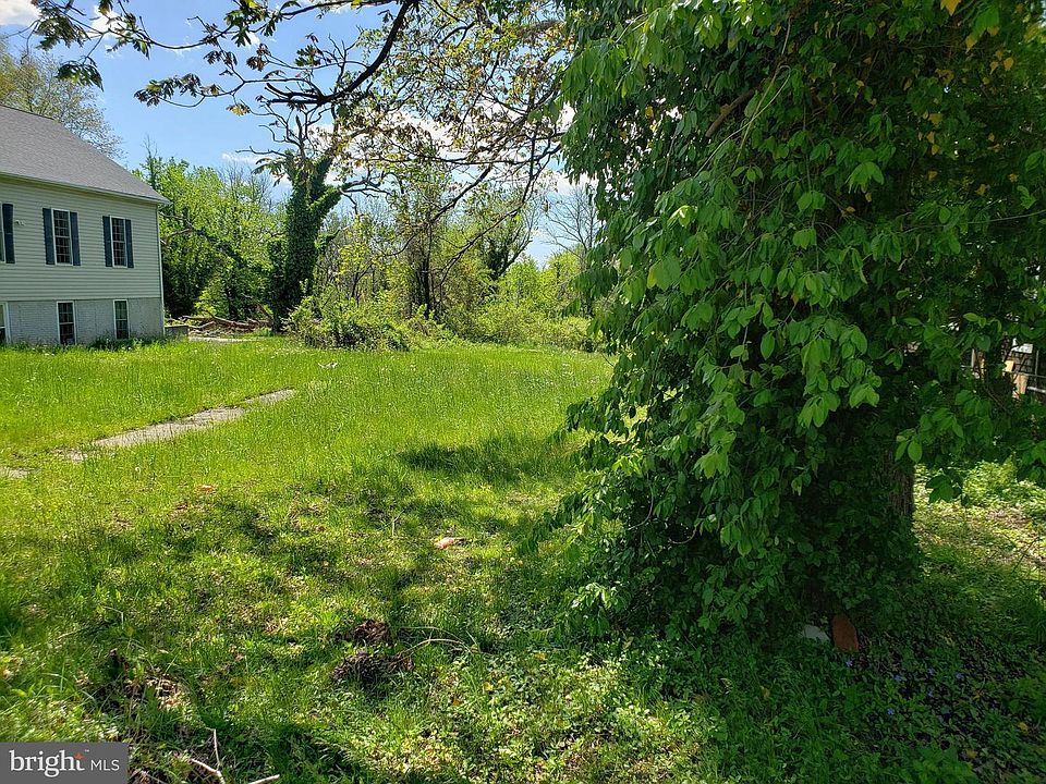 1st image of 609 Woodbourne Ave