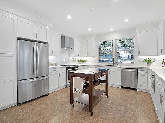 2nd image of 7100 Playa Vista Dr APT 110