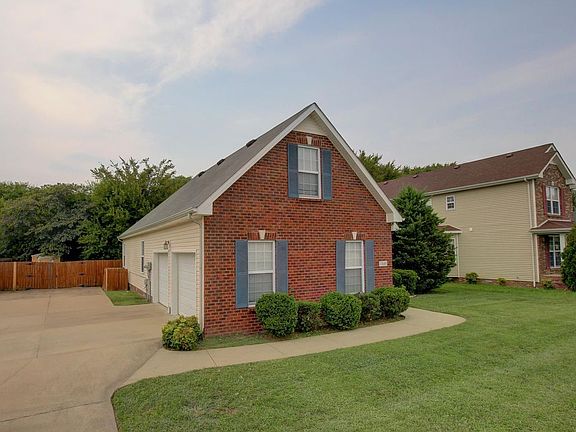 2nd image of 1048 Glenhurst Way