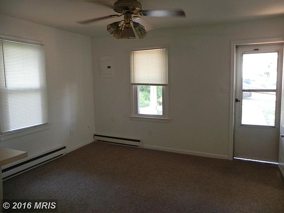 3rd image of 107 E Pall Mall St