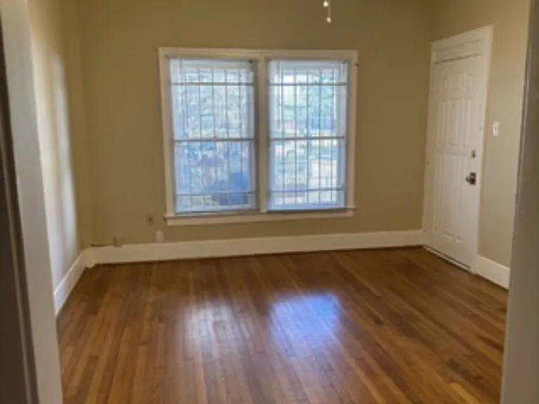 4823 Jackson — Photo 2