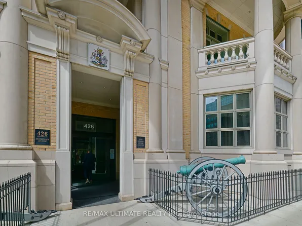 426 University Ave, Toronto, ON