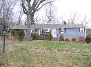 9 Maynard Rd, East Haven, CT 06513