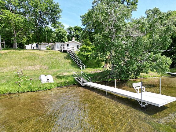 3rd image of 12264 Shorewood Beach Rd