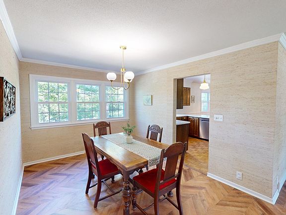 5th image of 419 Ridge Rd