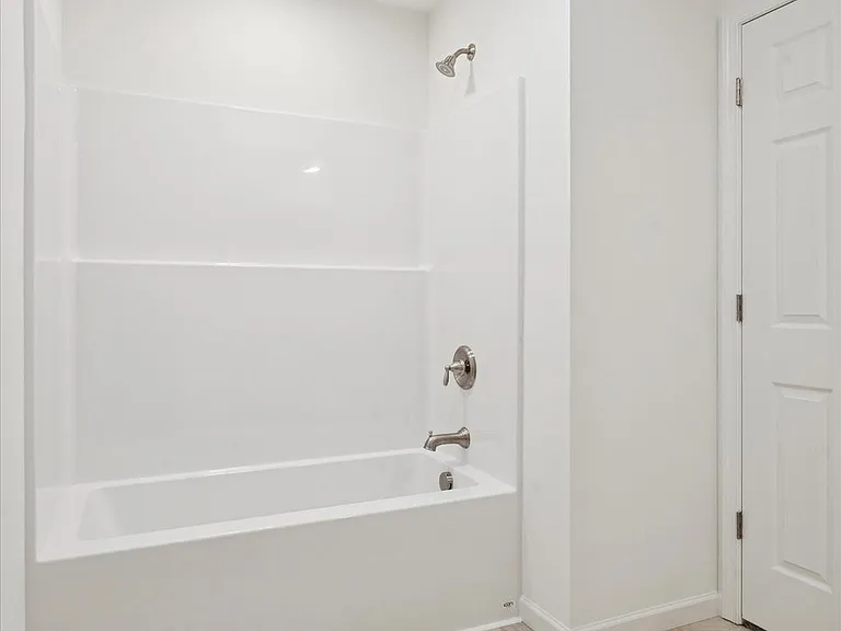 122 Silversmith Rd — Photo 7
