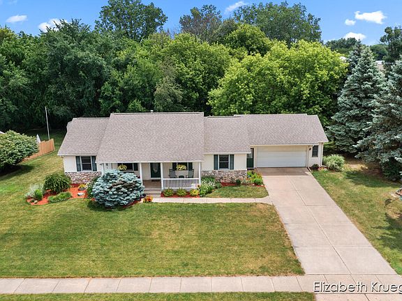 3rd image of 6790 Glen Hollow Dr SE