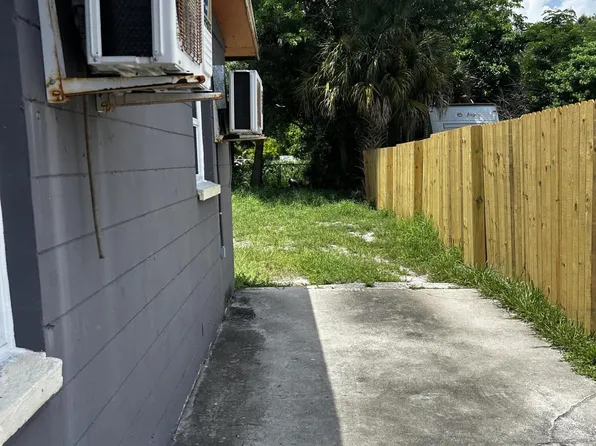 517 N 25th Street, Fort Pierce, FL 34950