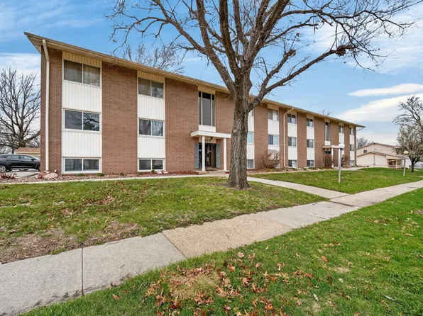 4210 62nd St APT 3, Urbandale, IA 50322