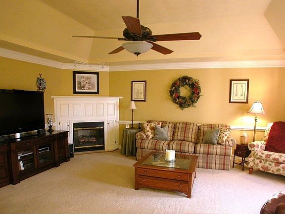 2nd image of 313 Ventosa Dr