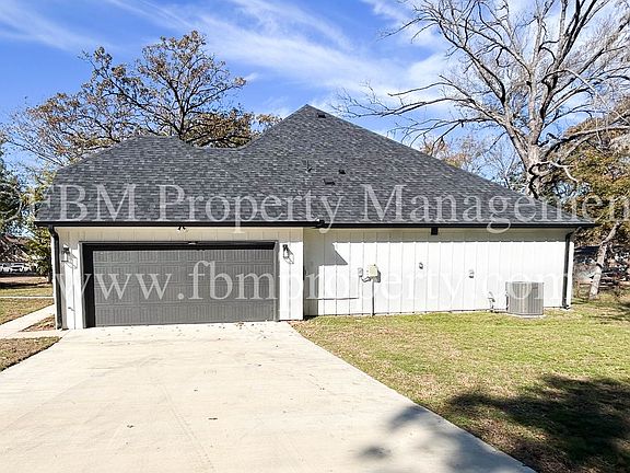 3rd image of 114 Dowdy Ln