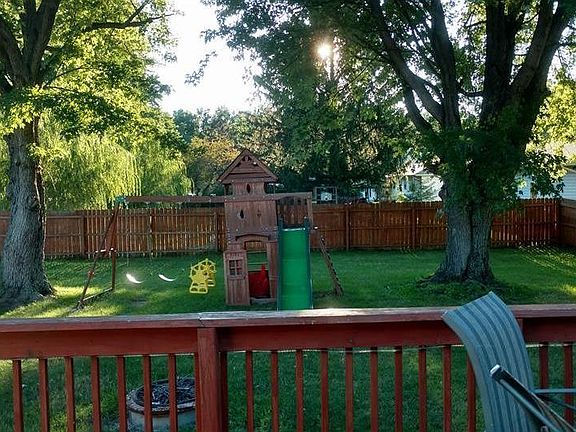 5th image of 207 Whitman Blvd