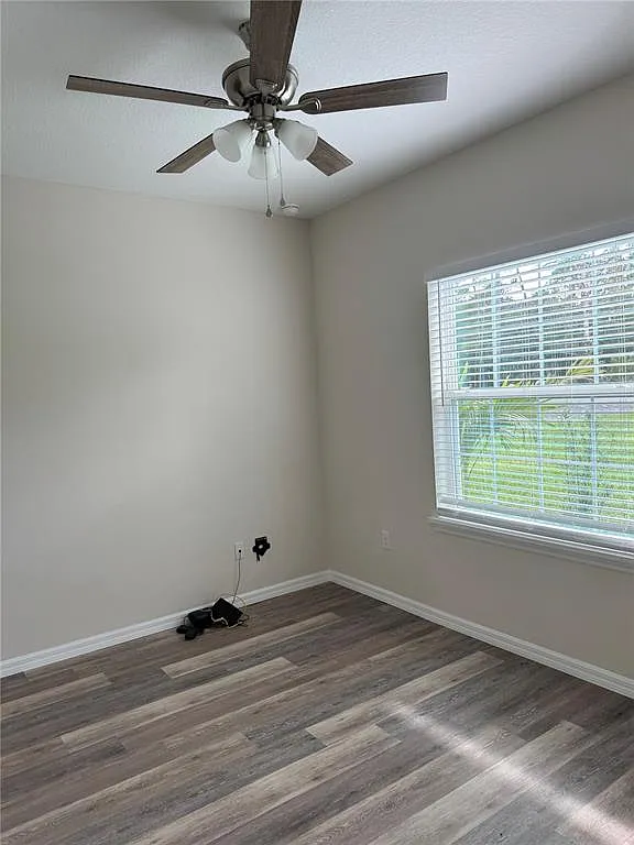 4 bed, 2.0 bath, 1644 sqft, $2,950 — Photo 2