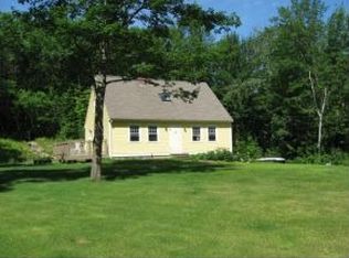 51 Greenfield Rd, New Boston, NH 03070
