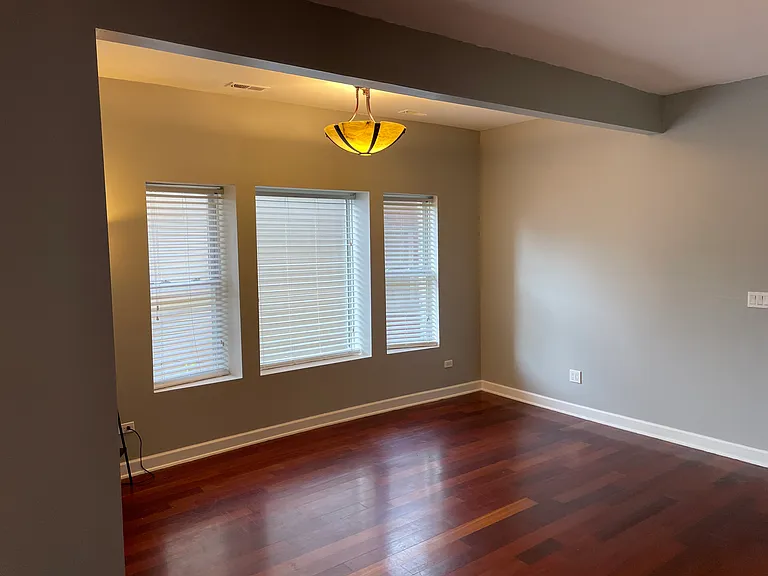 5924 S King Dr #1 — Photo 7