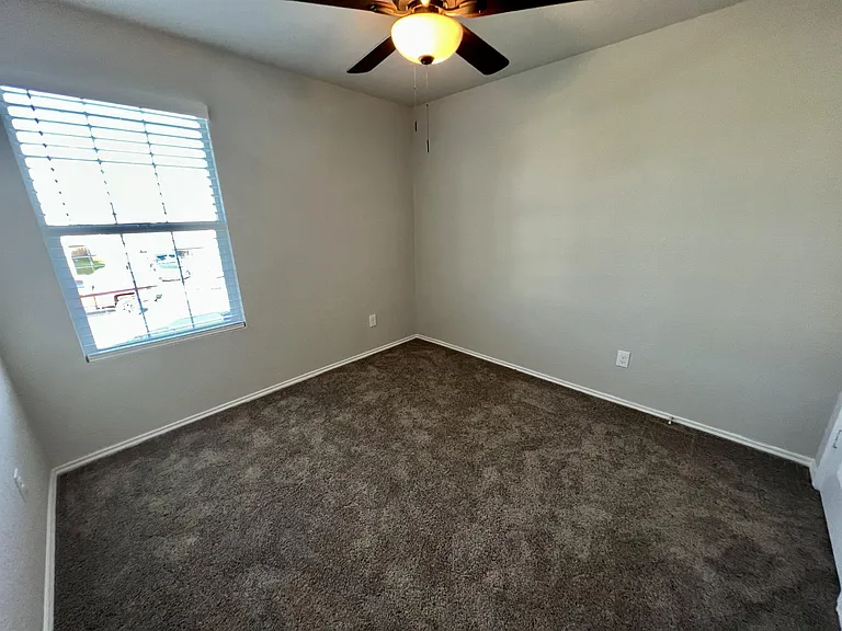 2824 Rosefinch — Photo 22